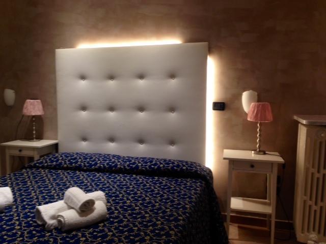 Hotel Mediterraneo Πέζαρο Δωμάτιο φωτογραφία