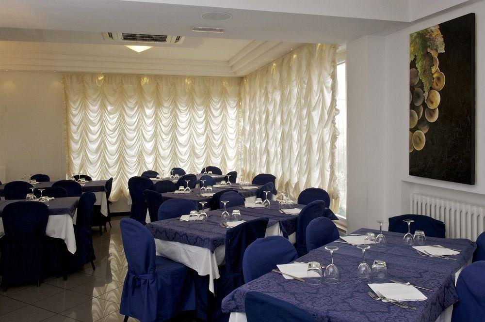 Hotel Mediterraneo Πέζαρο Εξωτερικό φωτογραφία