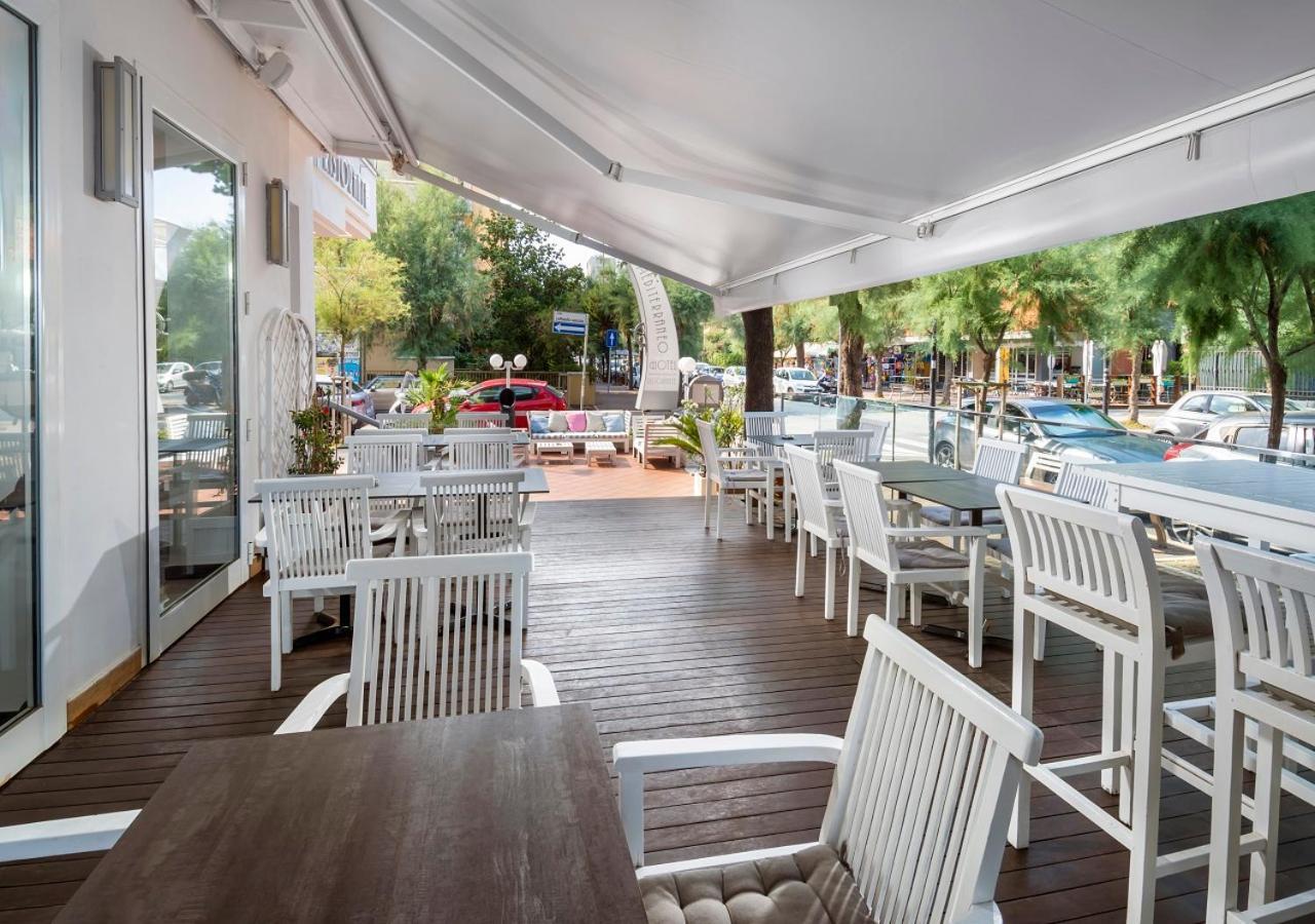 Hotel Mediterraneo Πέζαρο Εξωτερικό φωτογραφία