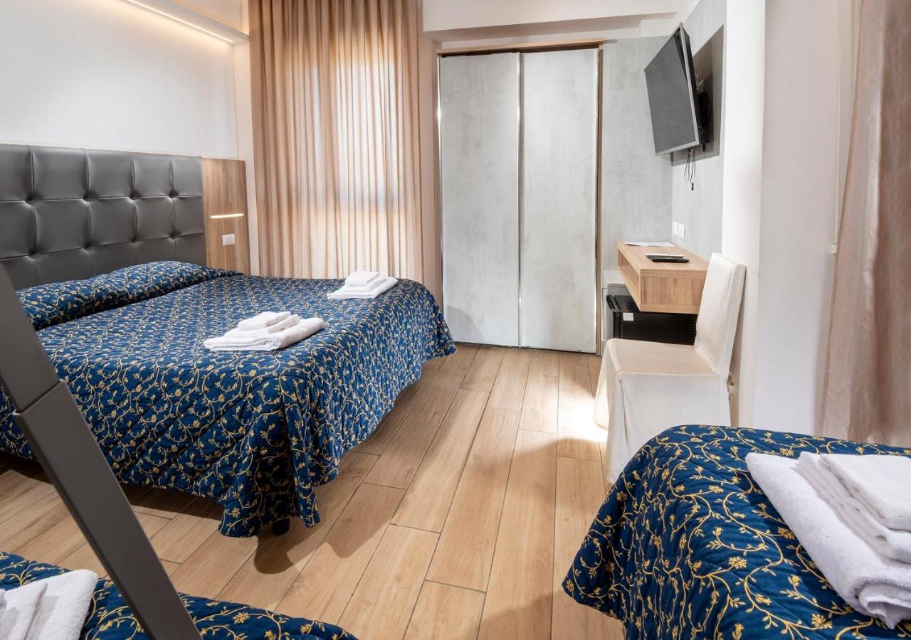Hotel Mediterraneo Πέζαρο Εξωτερικό φωτογραφία